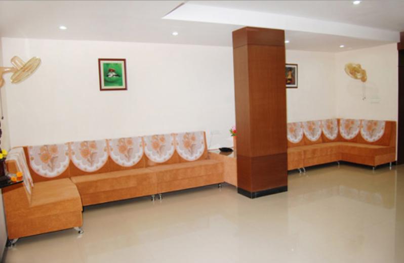 Balaji Grand Hotel Kakinada Bagian luar foto