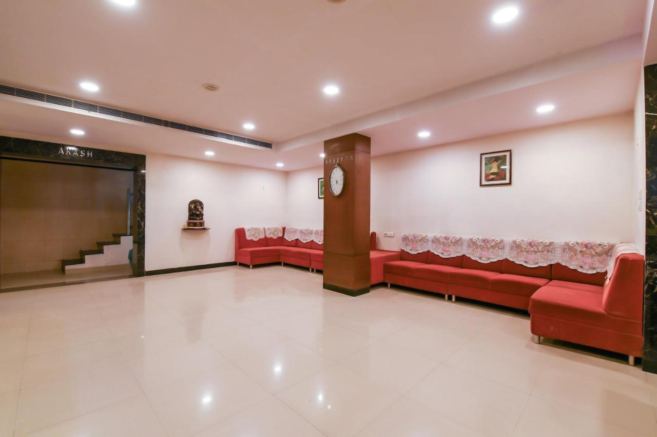 Balaji Grand Hotel Kakinada Bagian luar foto